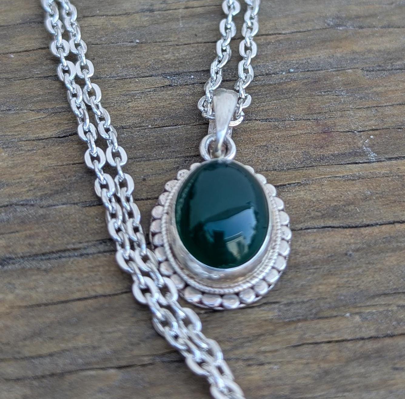 Green Aqeeq Oval Shape Silver Gemstone Pendant Gift Pendant.(T1102-011)