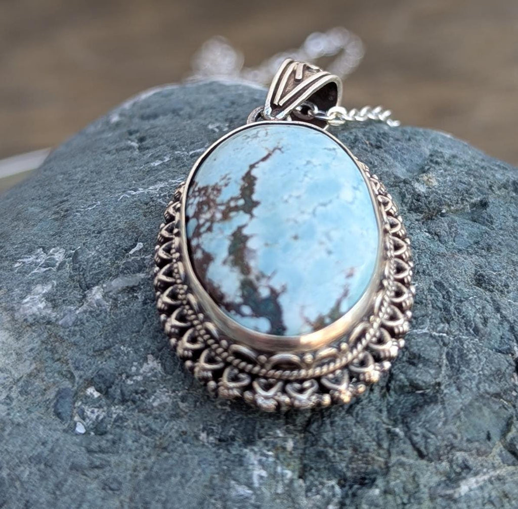 Turquoise gemstone Blue Turquoise 925 Sterling Silver Pendant.  (T1101-006.3)