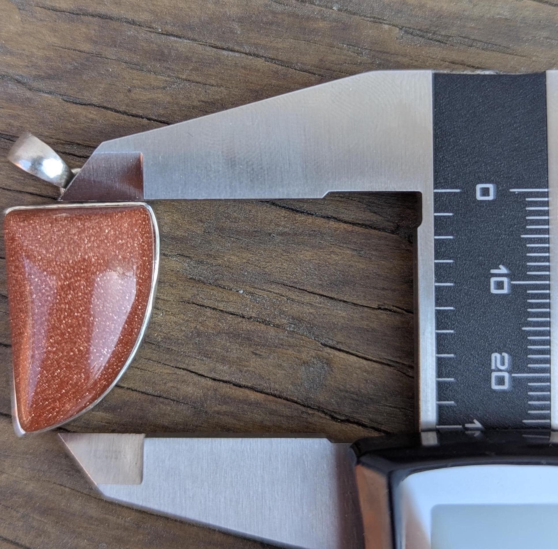 P3/14 - Natural Sunstone Pendant: 925 Sterling Silver (T12-014)