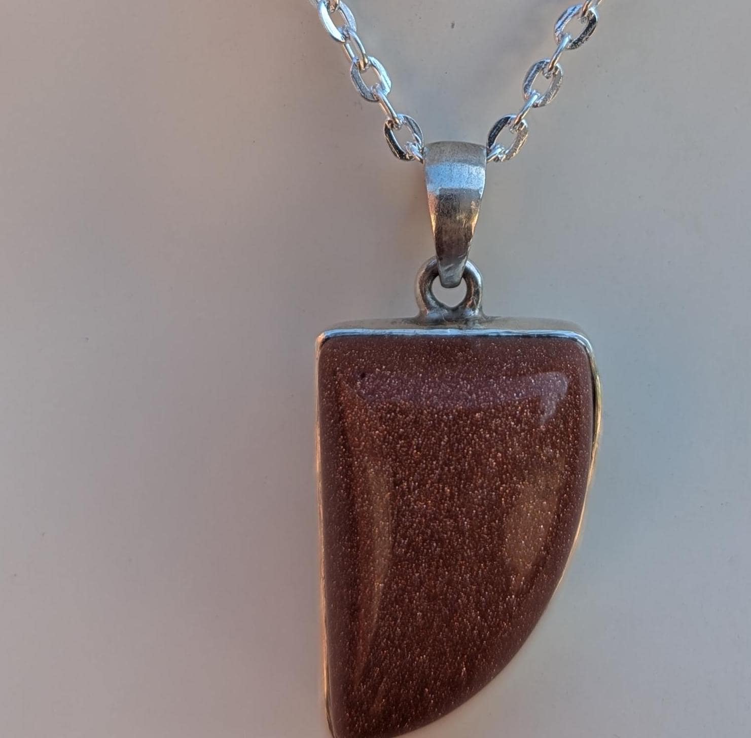 P3/14 - Natural Sunstone Pendant: 925 Sterling Silver (T12-014)