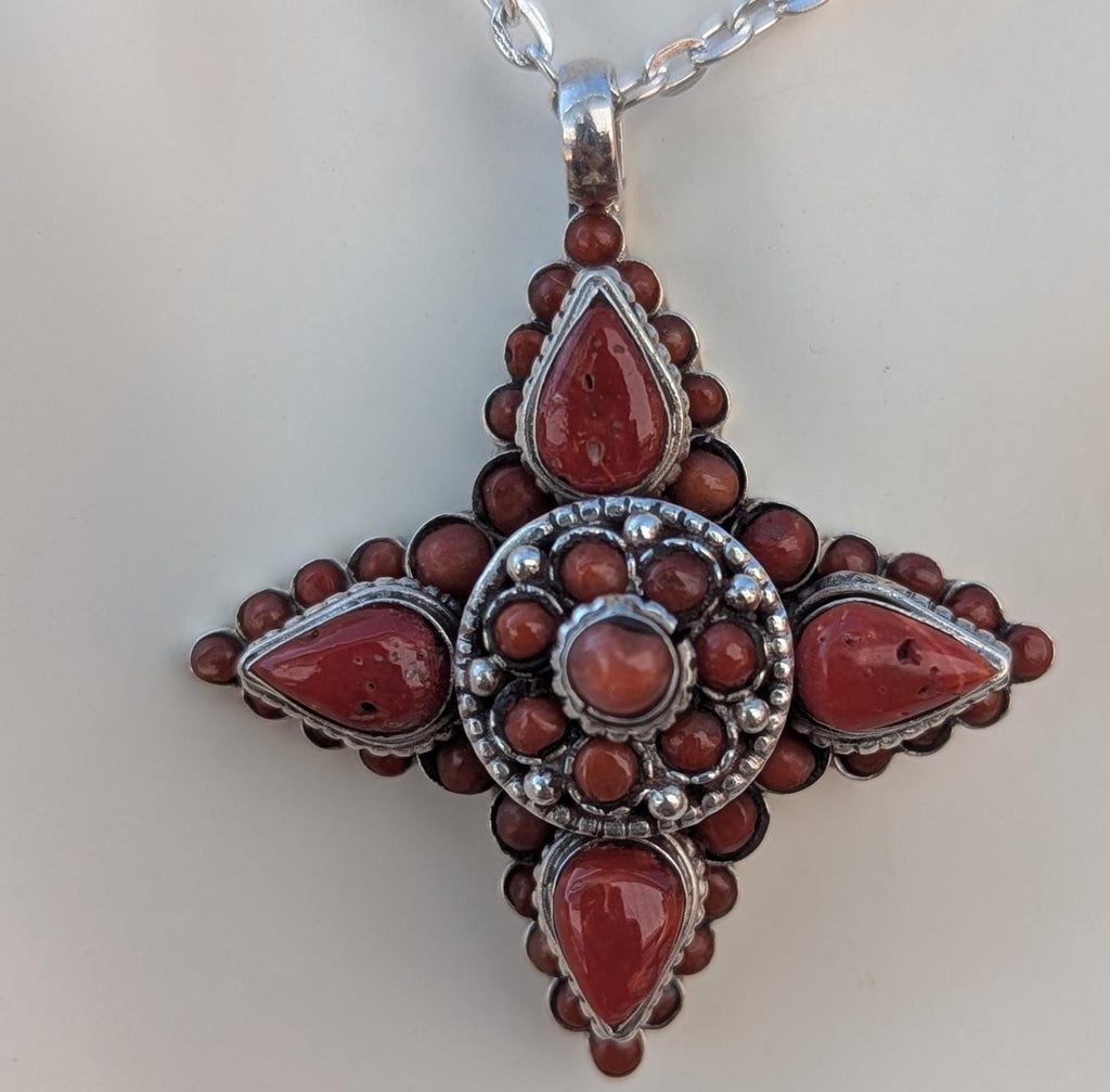 Silver Pendant with Coral gemstone.(T1103-004)