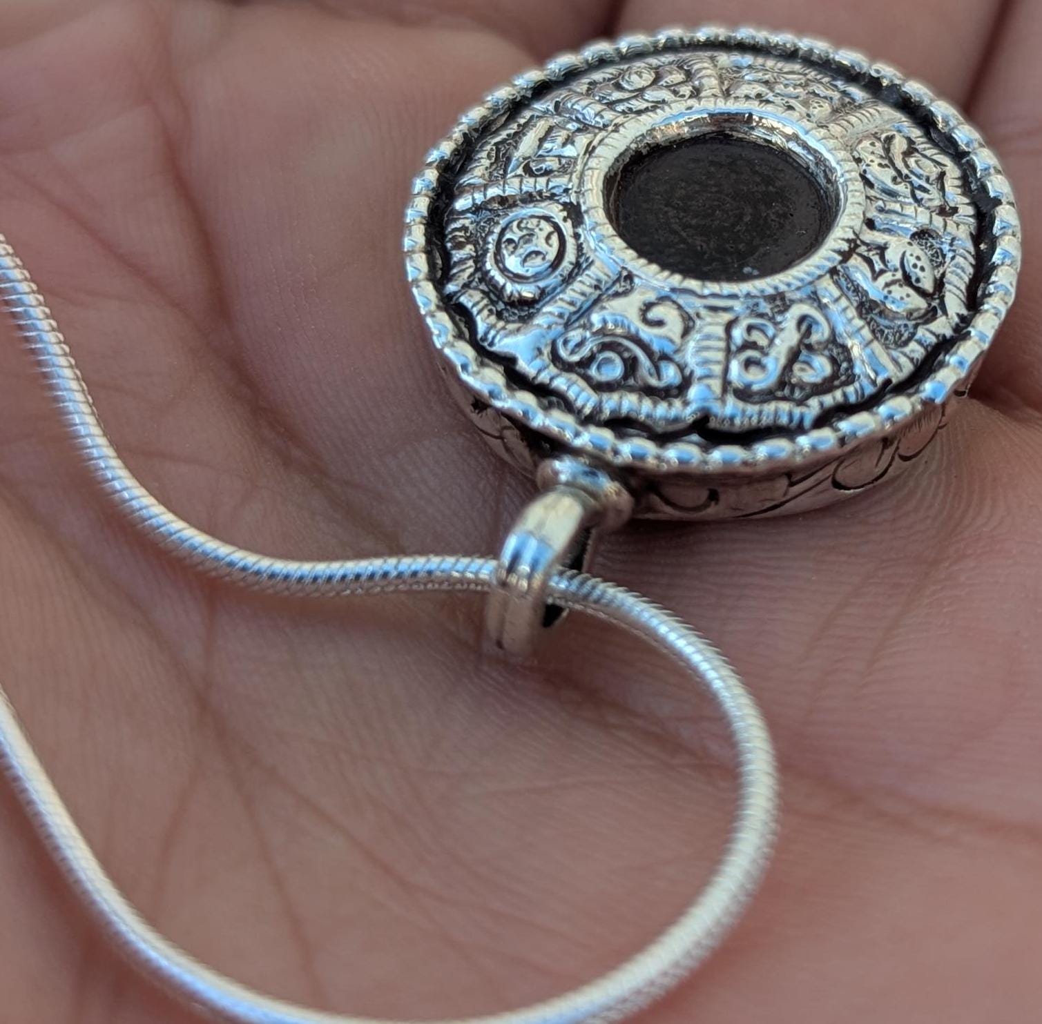 Silver Circle Pendant.(T1103-007)