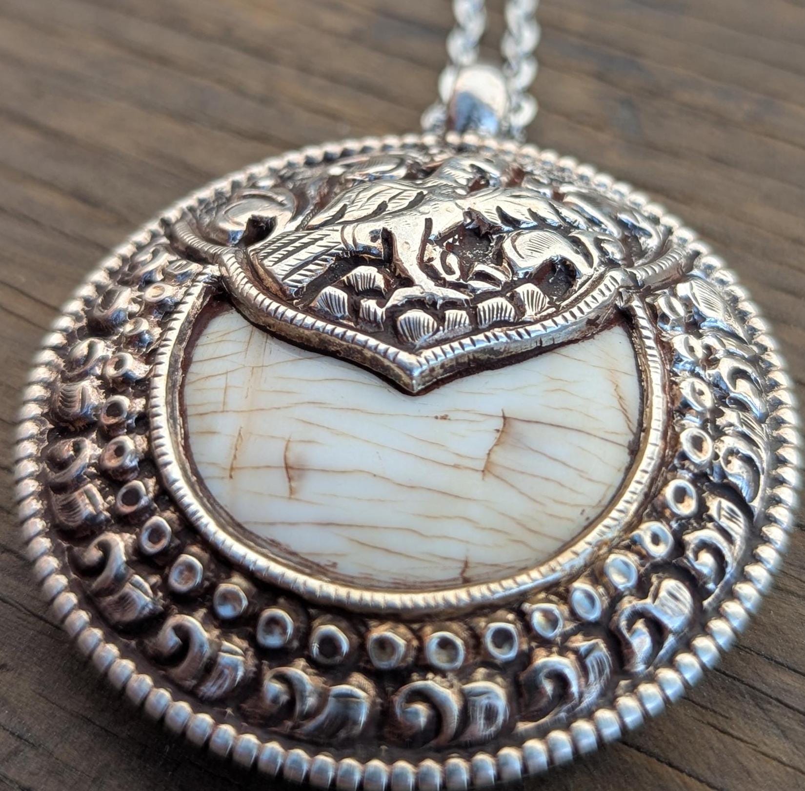 Tibetan Silver Shell deer Pendant.(T1103-002.2)