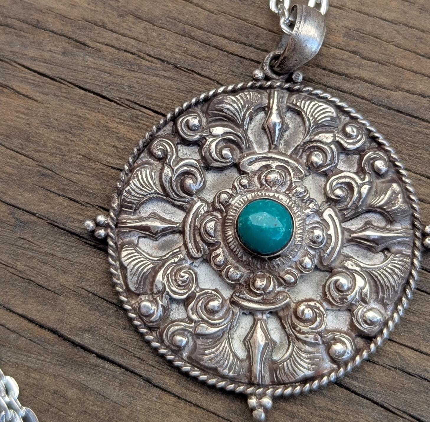 Healing amulet necklace pendant for women men unisex Turquoise gemstone.(T1101-006.9)