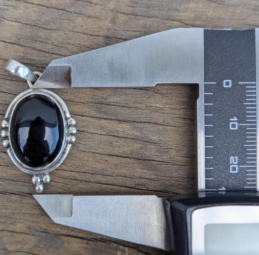 P3/36 - Natural Black Onyx Gemstone of Silver Pendant (T12-036)
