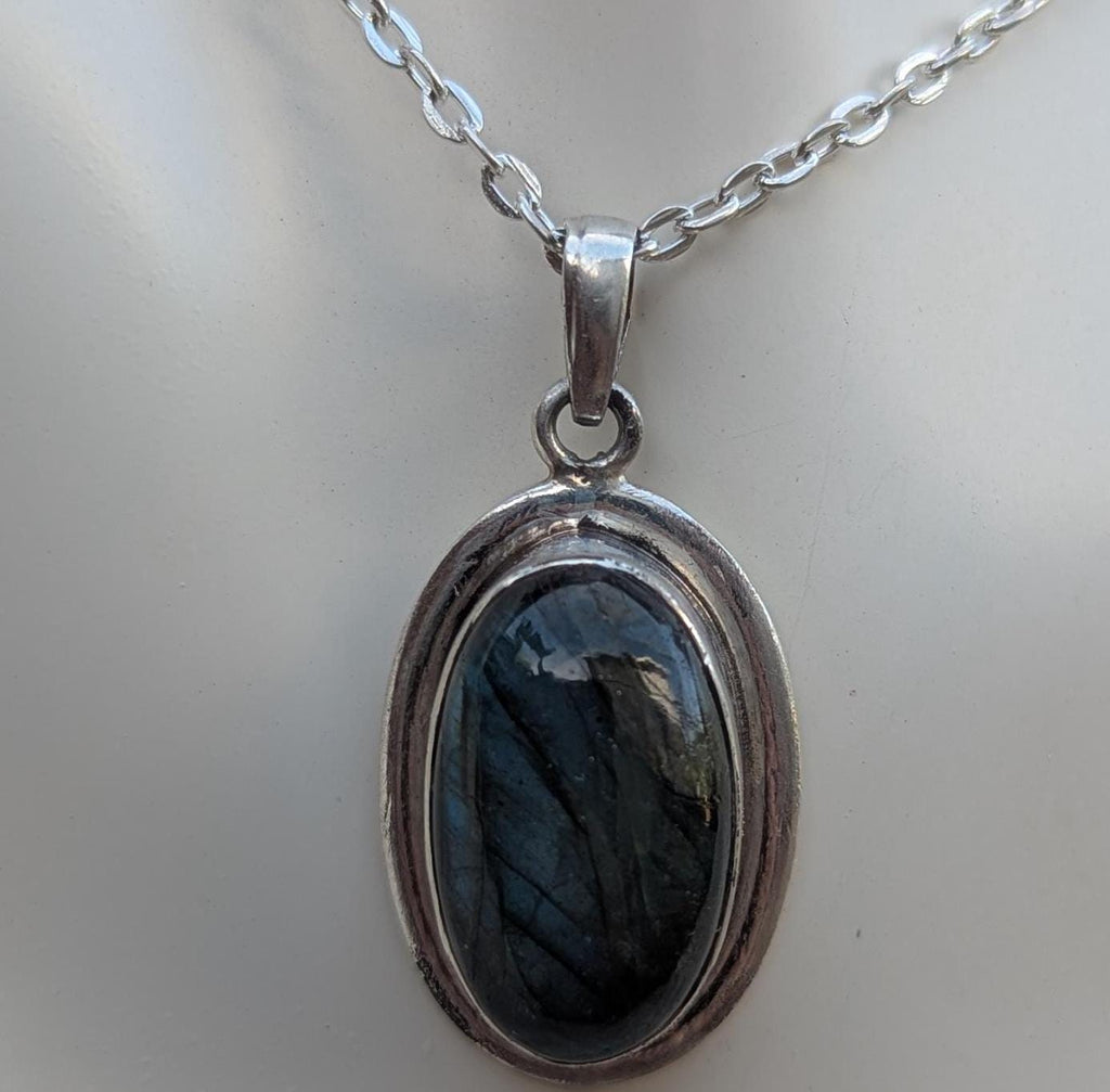 P3/46 - Labradorite Gemstone Handmade 925 Sterling Silver Jewelry Pendants (T12-046)