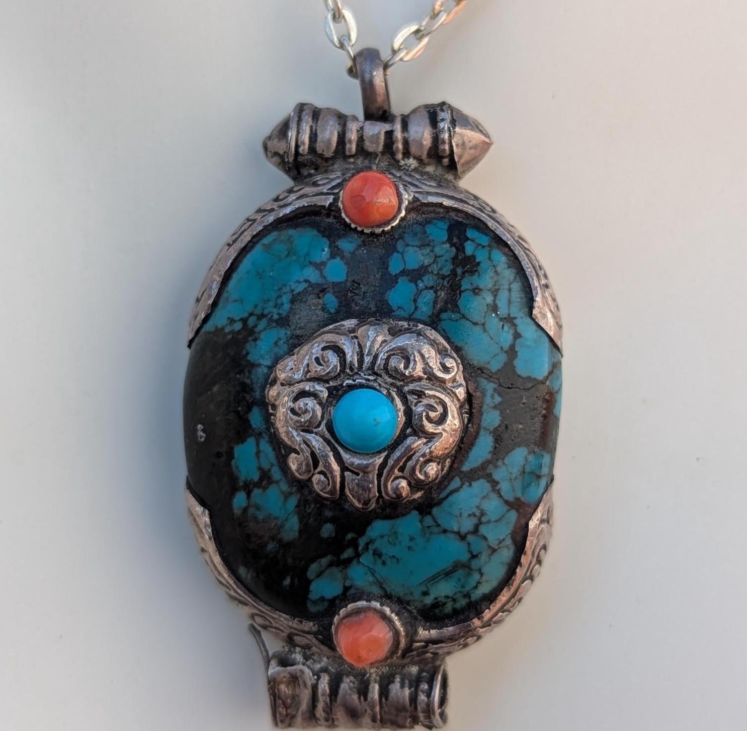 Tibetan Himalayan unique turquoise stone pendant (p6-031)