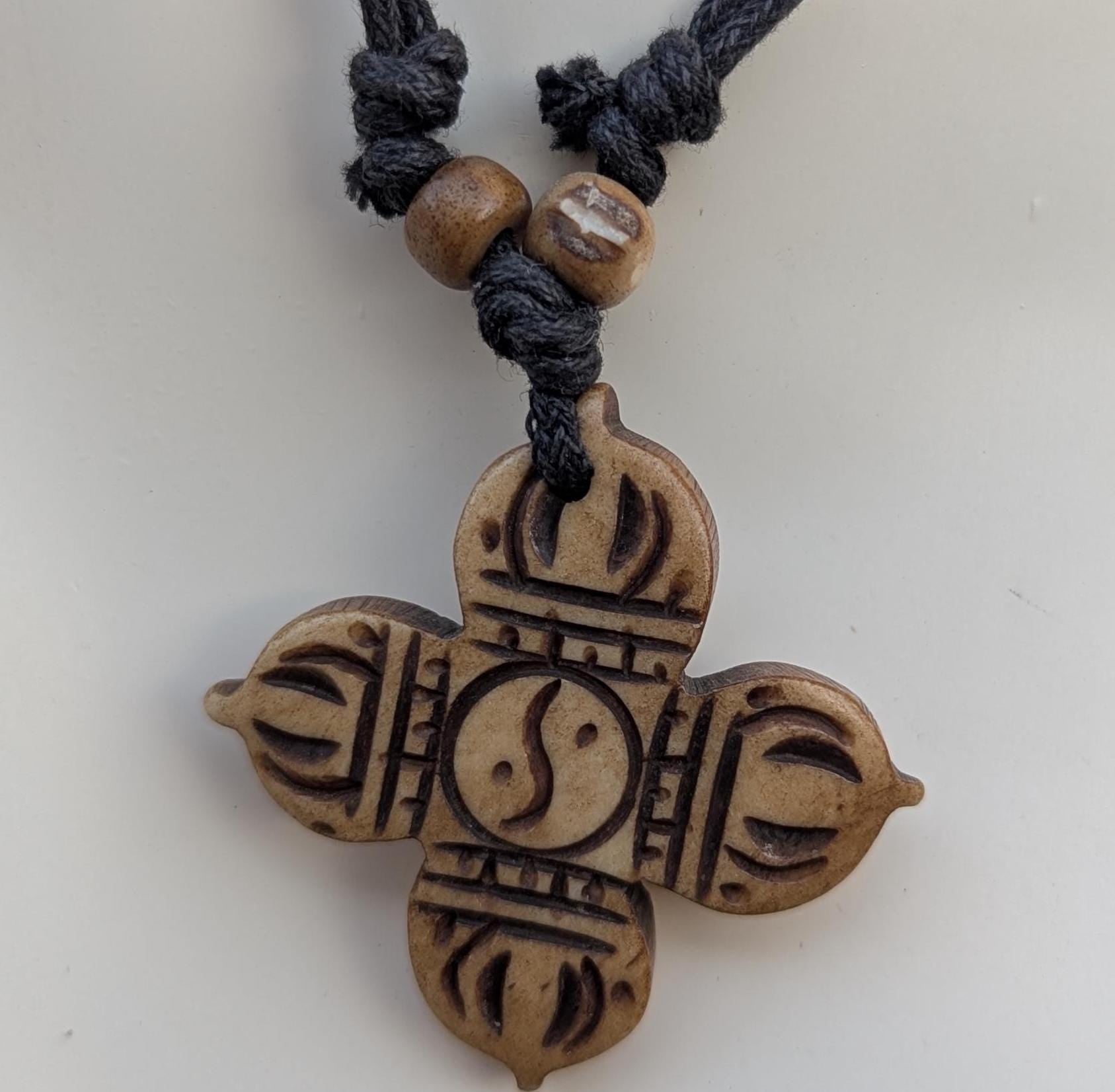 Yak bone hand-carved Dorjee Ying yang pendant (p6-041)