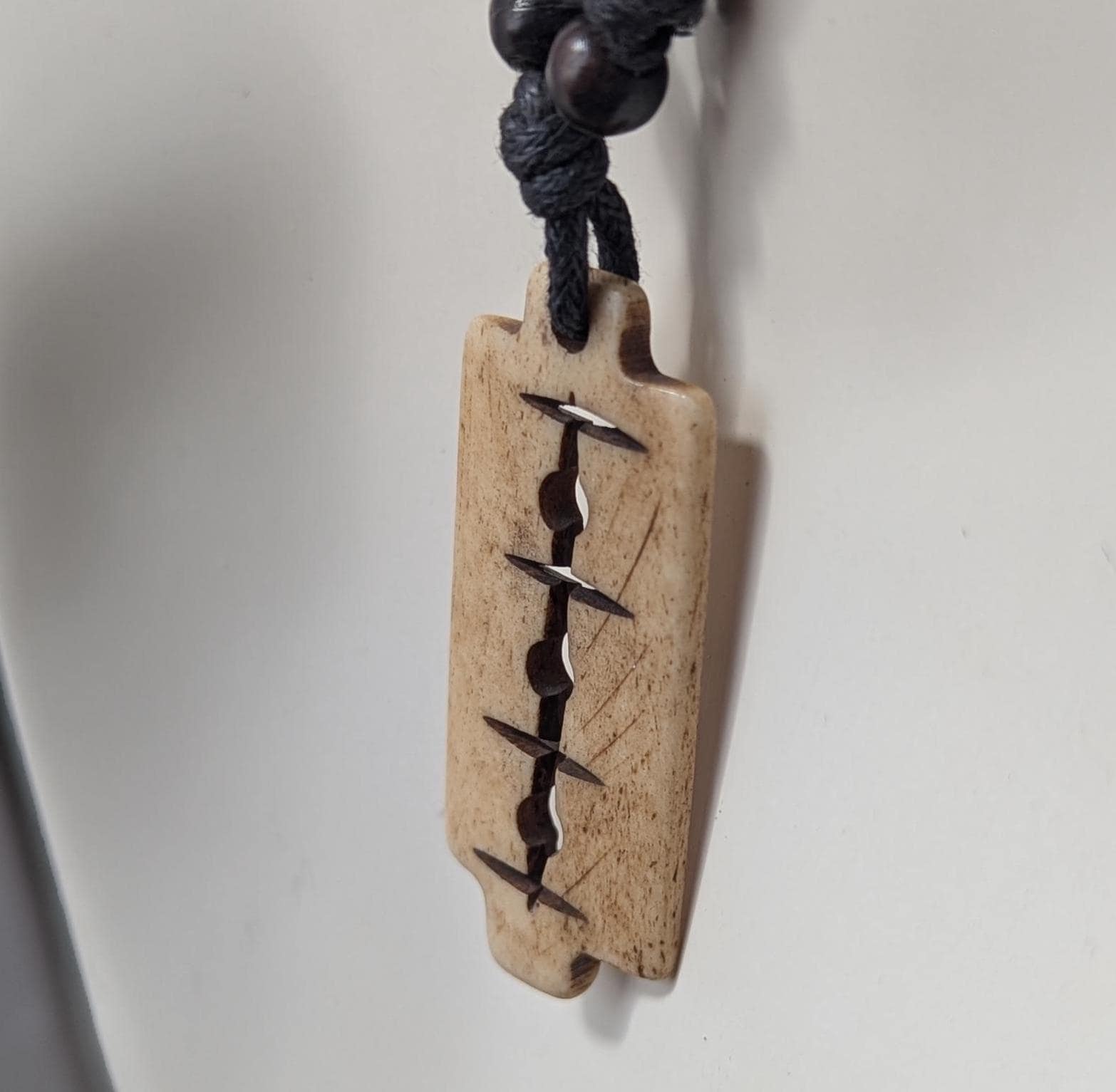 Yak bone hand-carved razor pendants (p6-042)