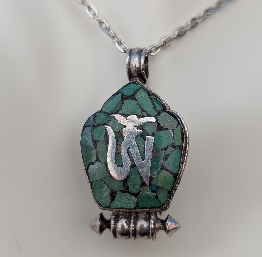 Vintage Green Turquoise silver om mani padme hum medallion pendant collection (p7-007)