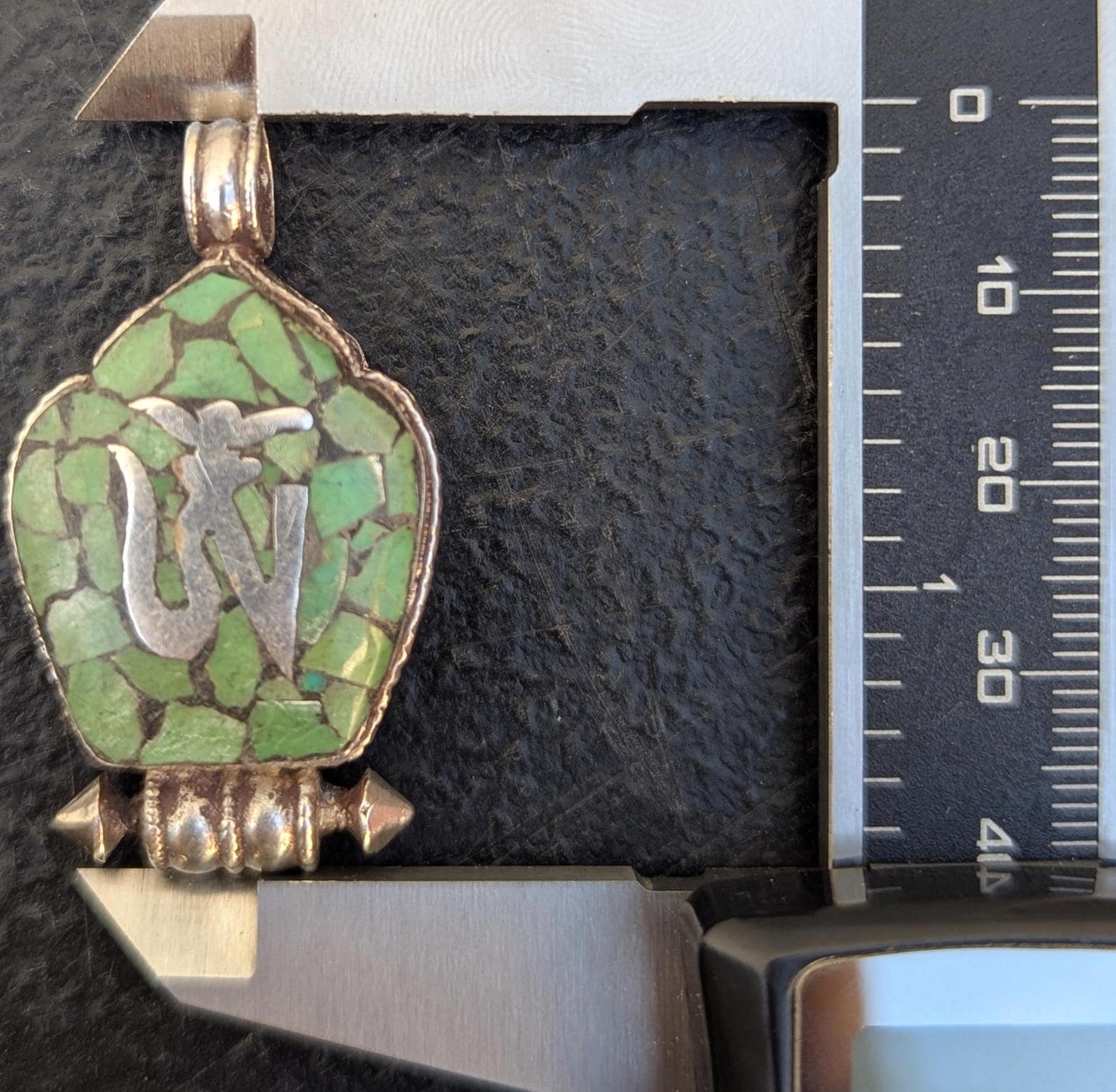 Vintage Green Turquoise silver om mani padme hum medallion pendant collection (p7-007)