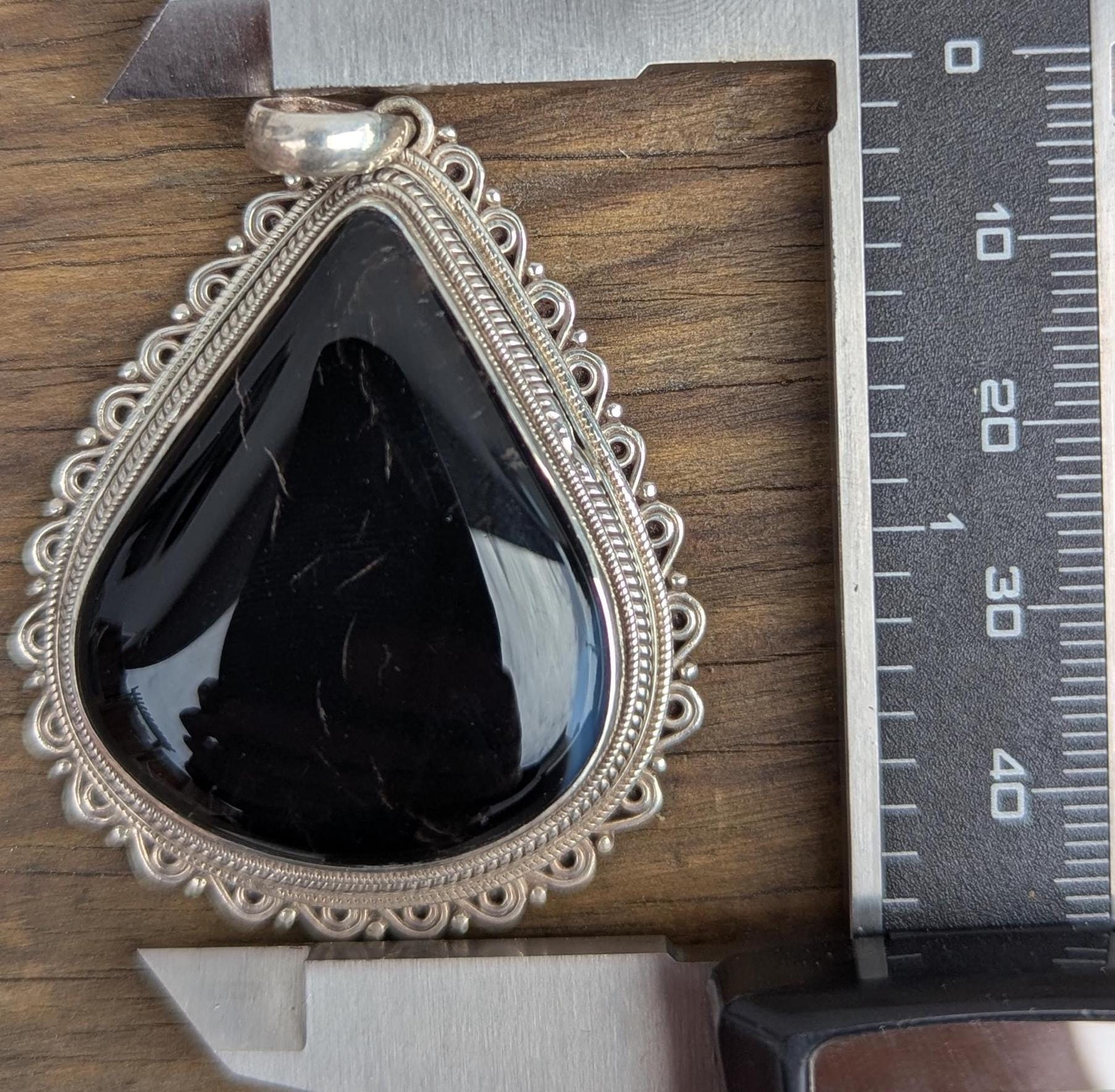 Handmade Natural Black Onyx Oval : 925 Sterling Silver Pendant (p7-015)