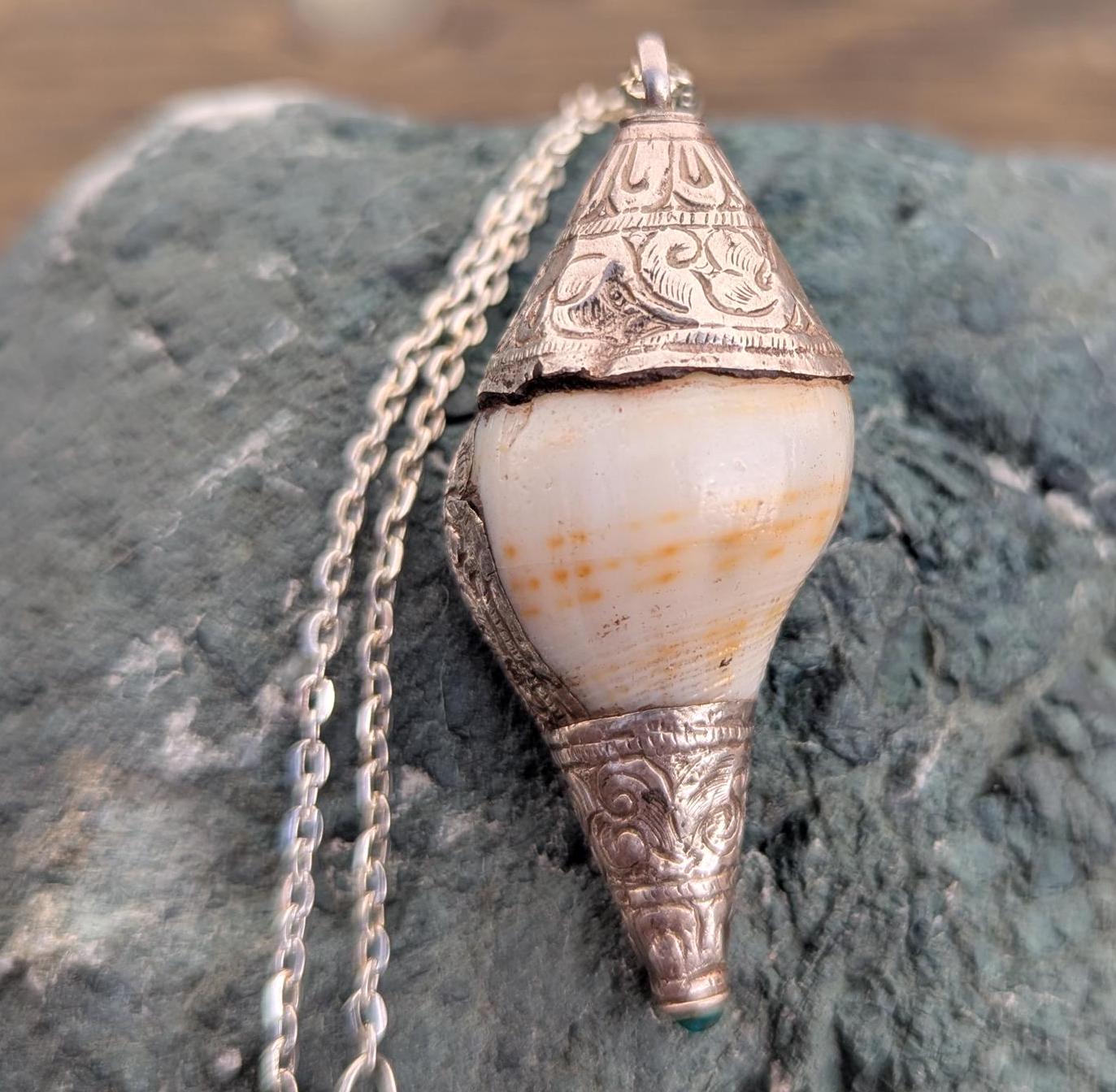 Large Handmade White Brass Tibetan Conch Shell pendant (p7-021)