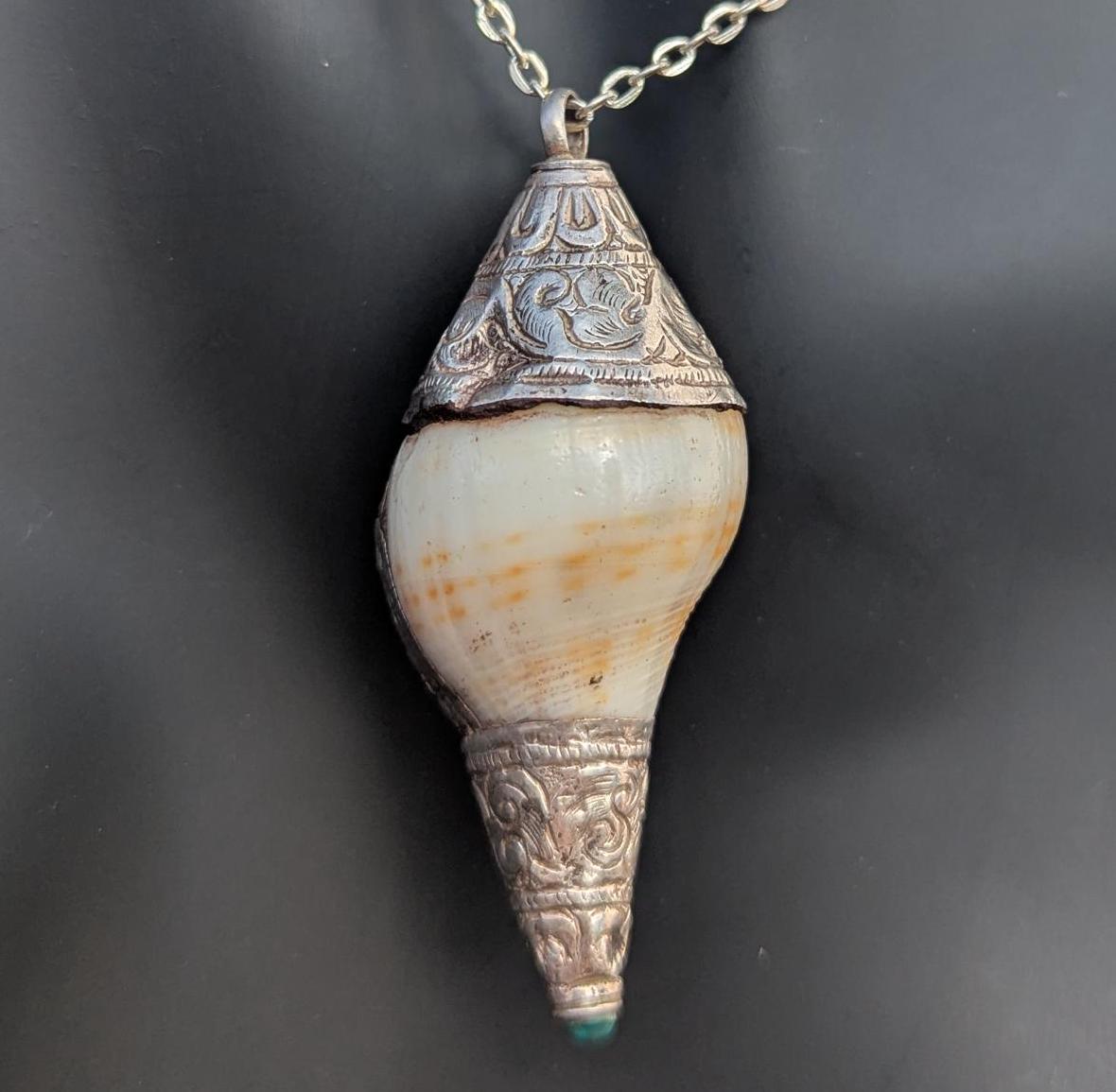 Large Handmade White Brass Tibetan Conch Shell pendant (p7-021)
