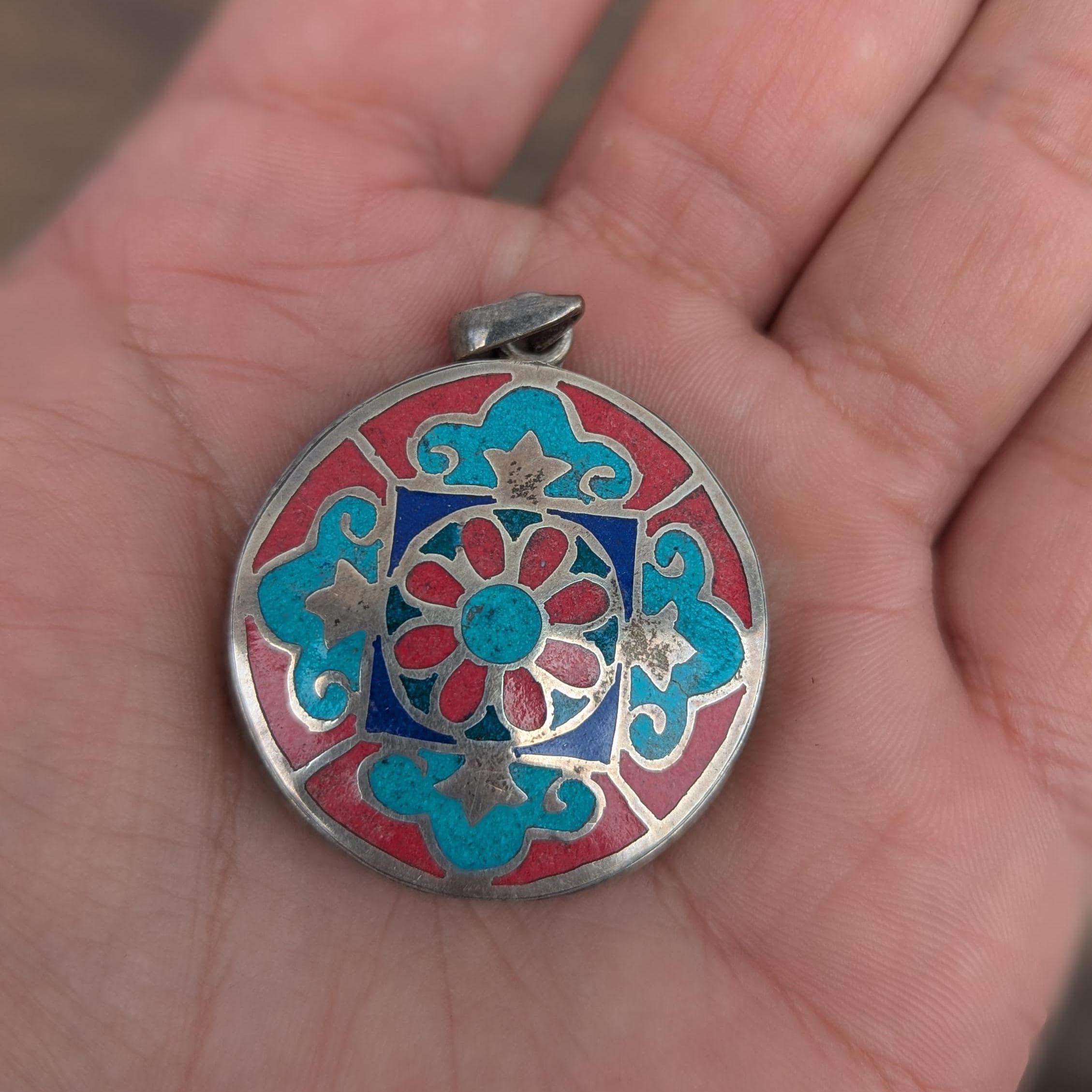 Handmade turquoise and coral silver ethnic medallion pendant collection (p7-004)