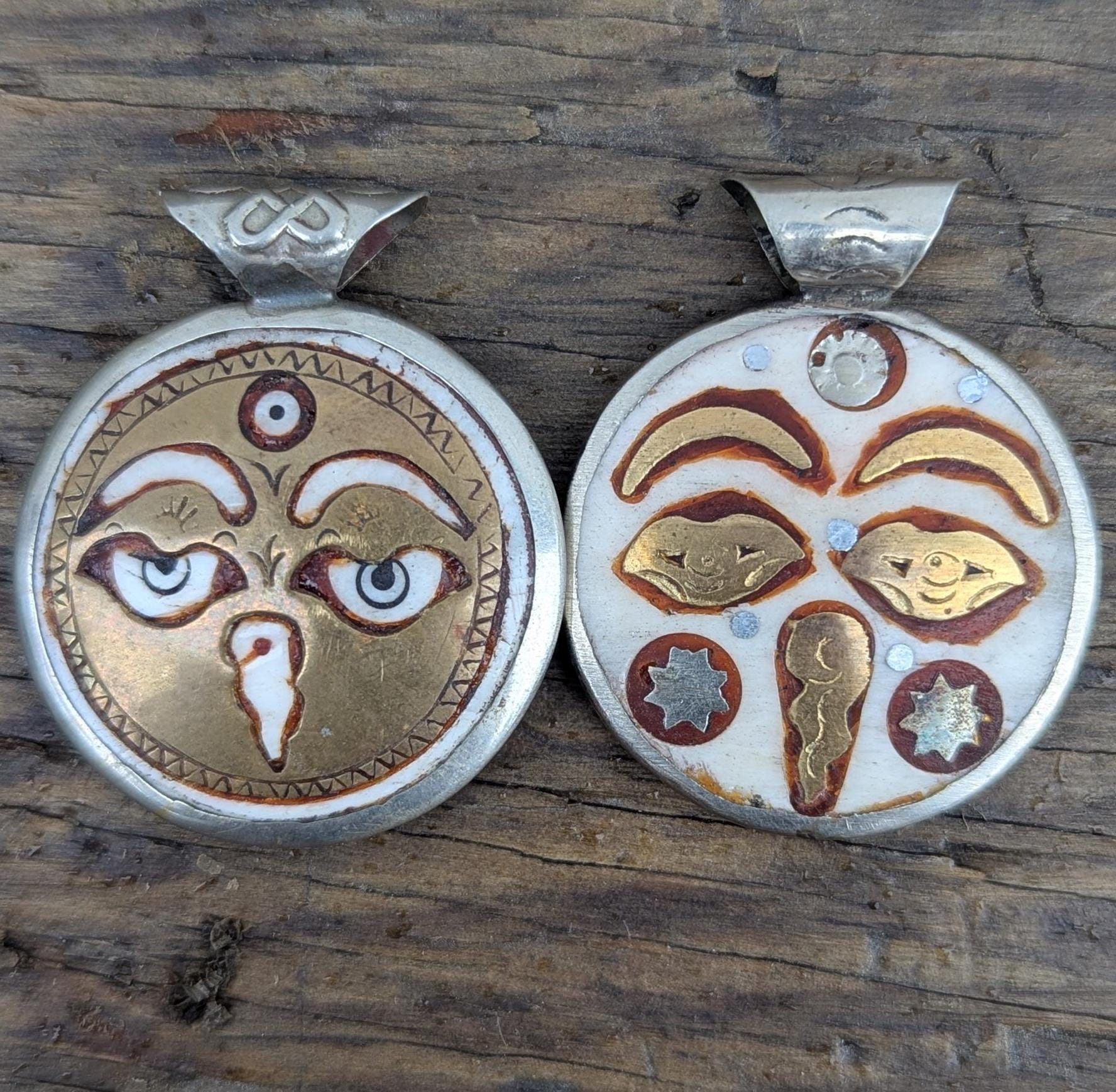 Handmade Tibetan Buddhist Pendant – Conch Shell, Wisdom Eyes Motif