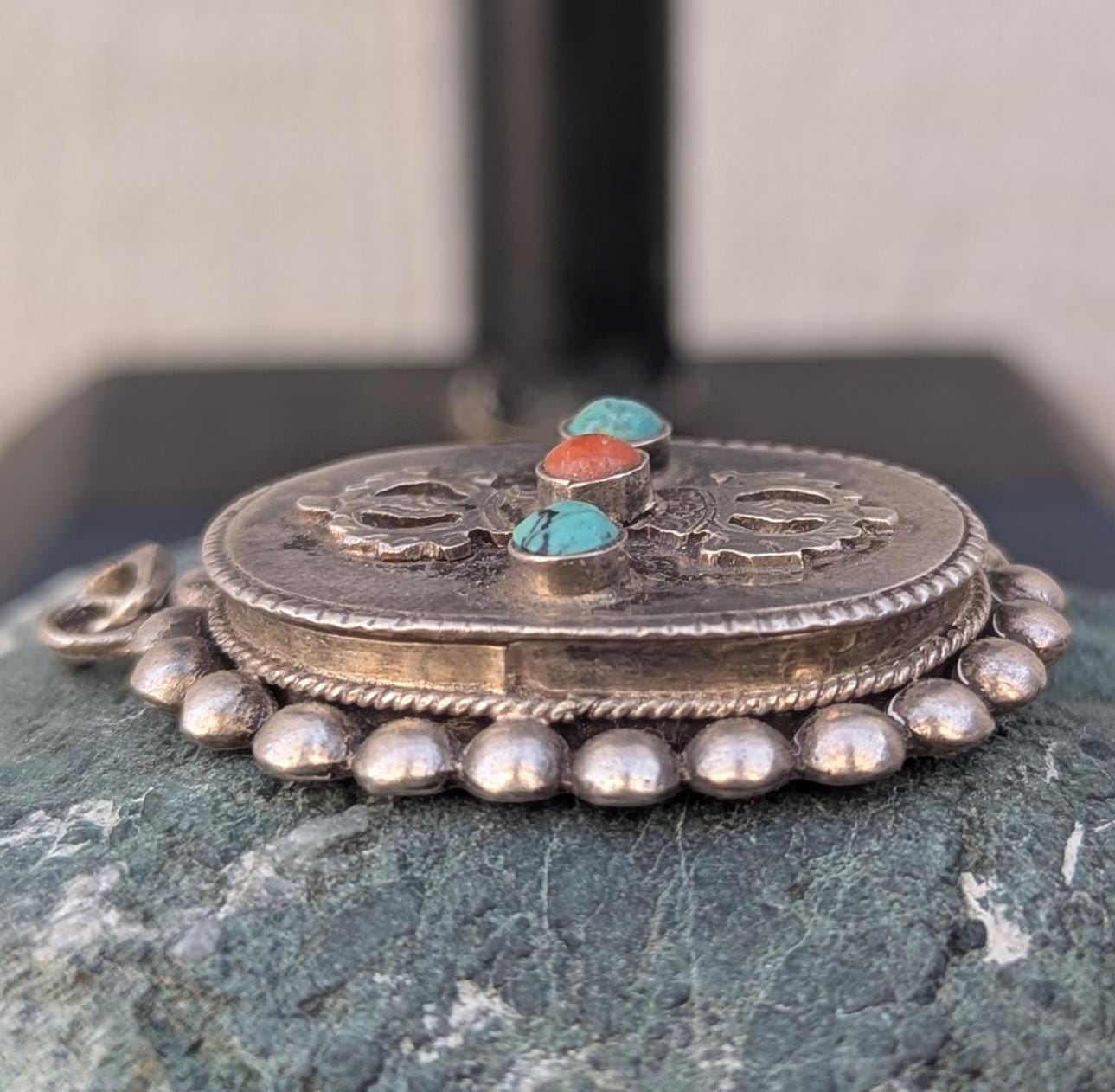 Vintage Dorjee pendant collection featuring Coral, Lapis lazuli and Turquoise gemstones (p7-063)