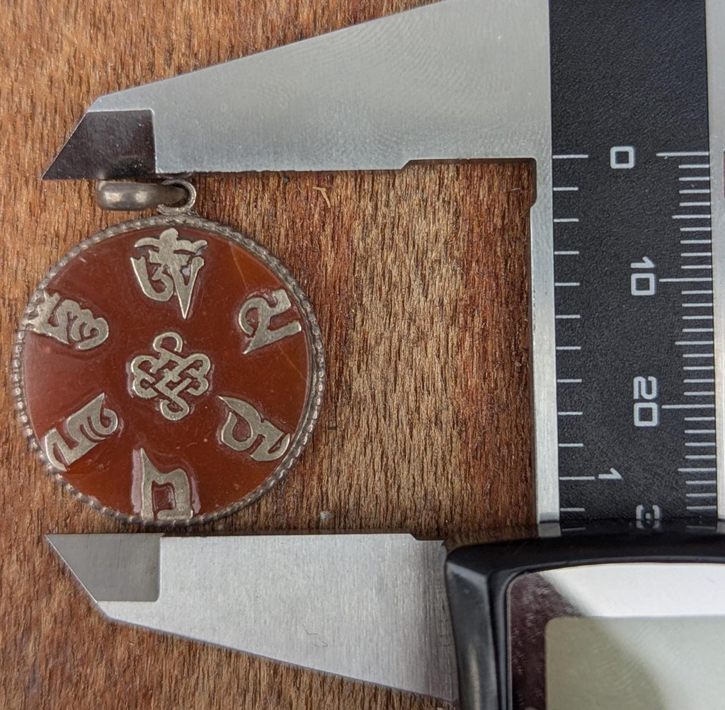 Antique Tibetan Buddhist Om Mani Padme Hum pendant collection (p7-065)