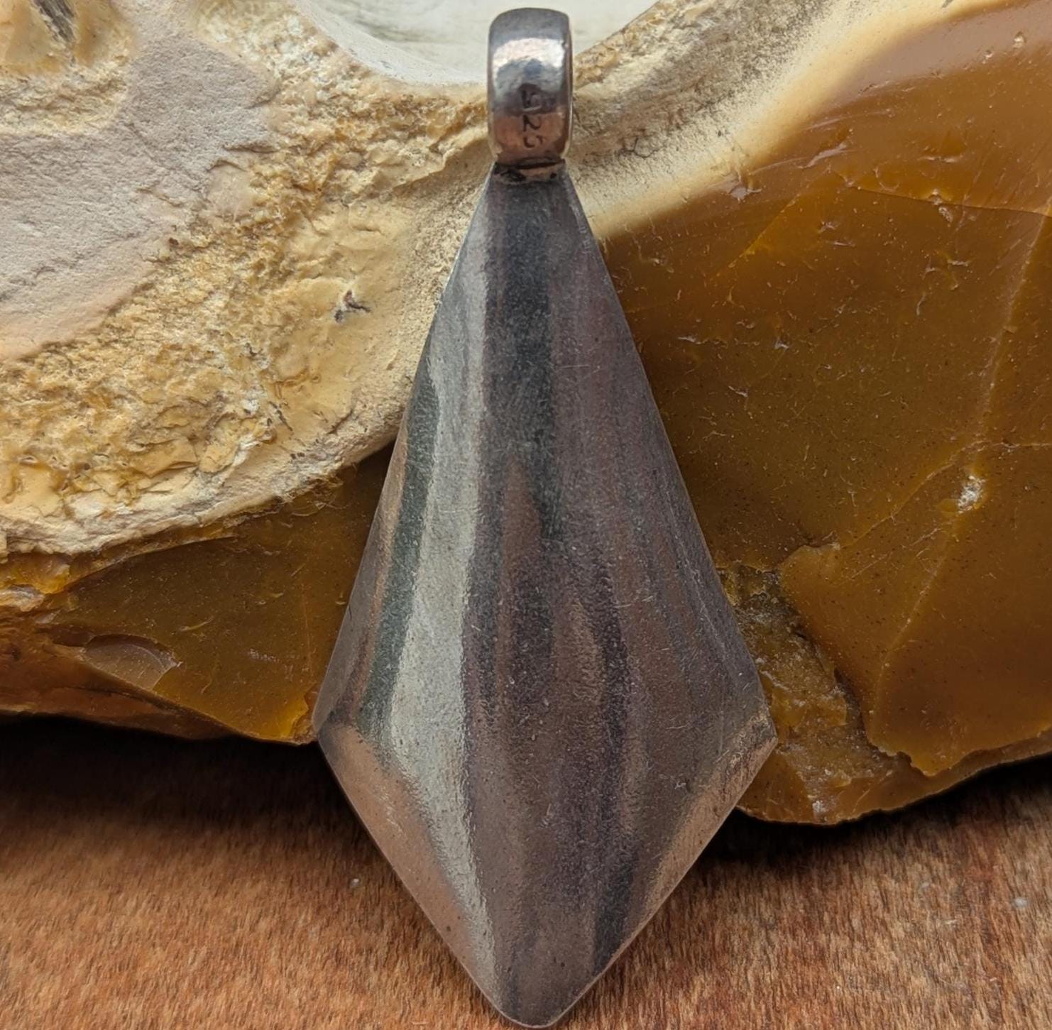 Bali sterling silver with Uniquely Designed pendant collection (p7-069)