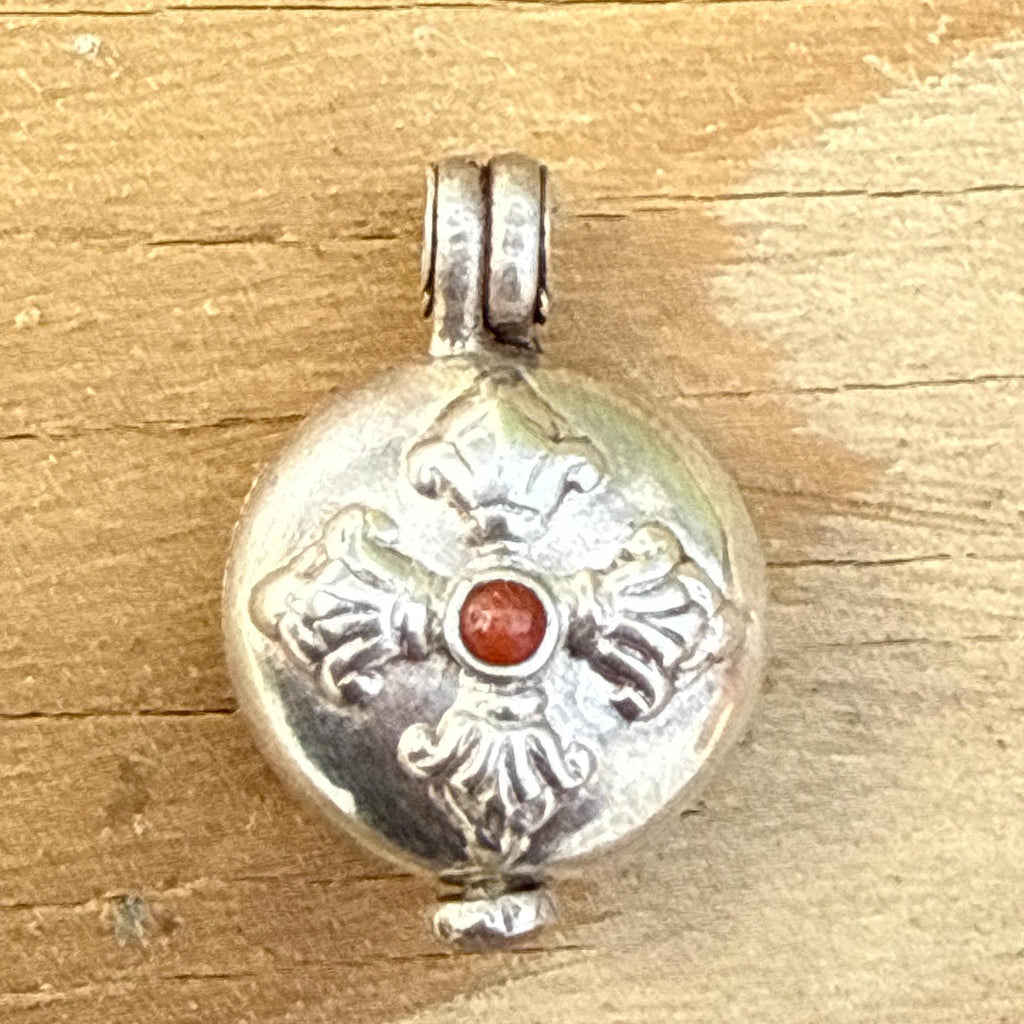 Silver Buddhist Ghau Pendant – Tibetan Amulet Prayer Box