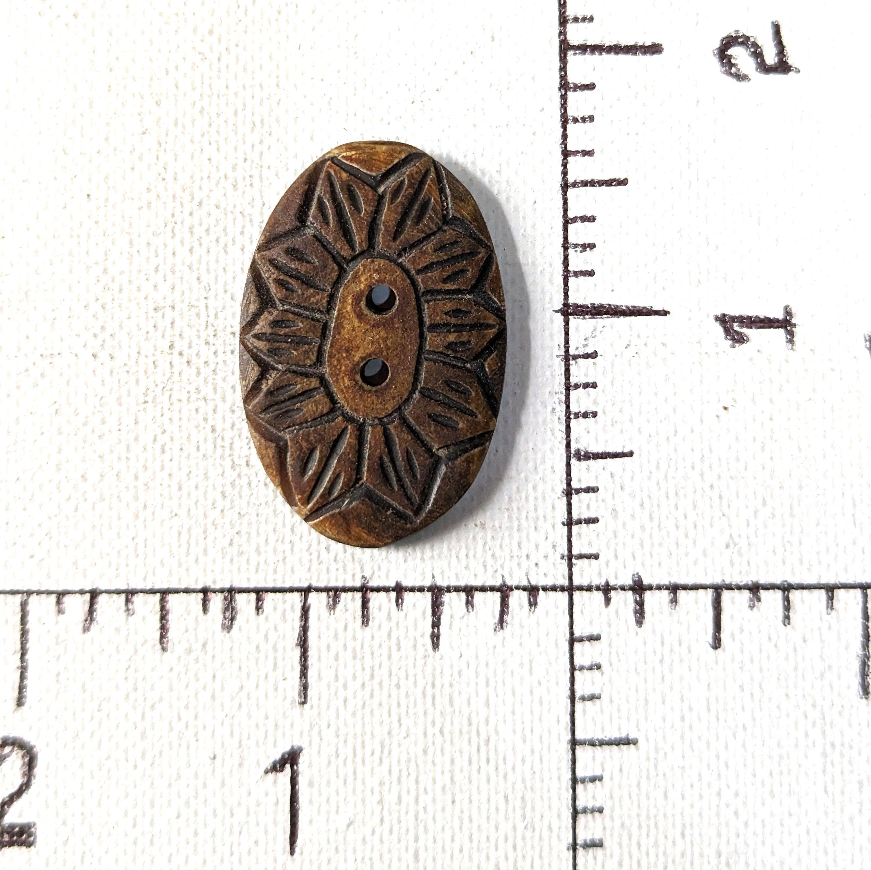 Handmade Buffalo Horn Button: Decorative Natural Light Blonde