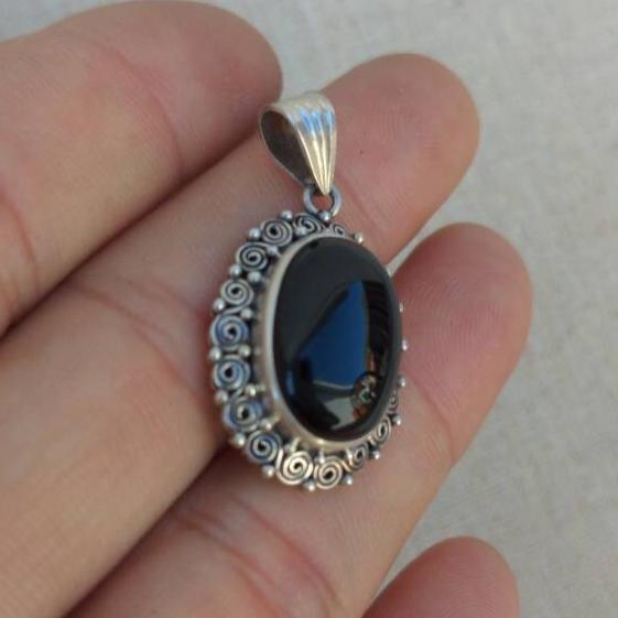 Oval Onyx 925 Sterling Silver Pendant - Tibetan Style