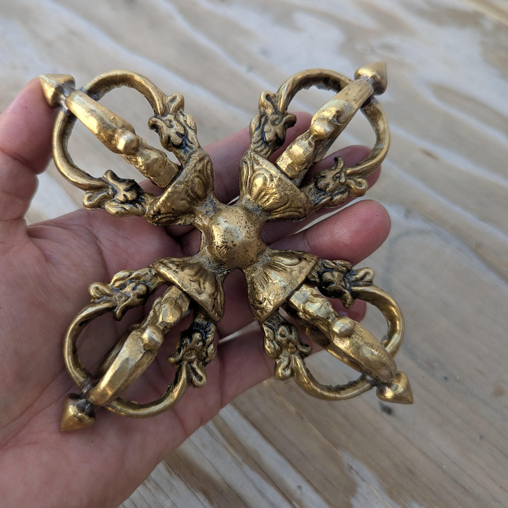 Double Dorjee Vajra, a Tibetan ritual art, is a Buddhist object used for meditation The thunderbolt (BBR3)