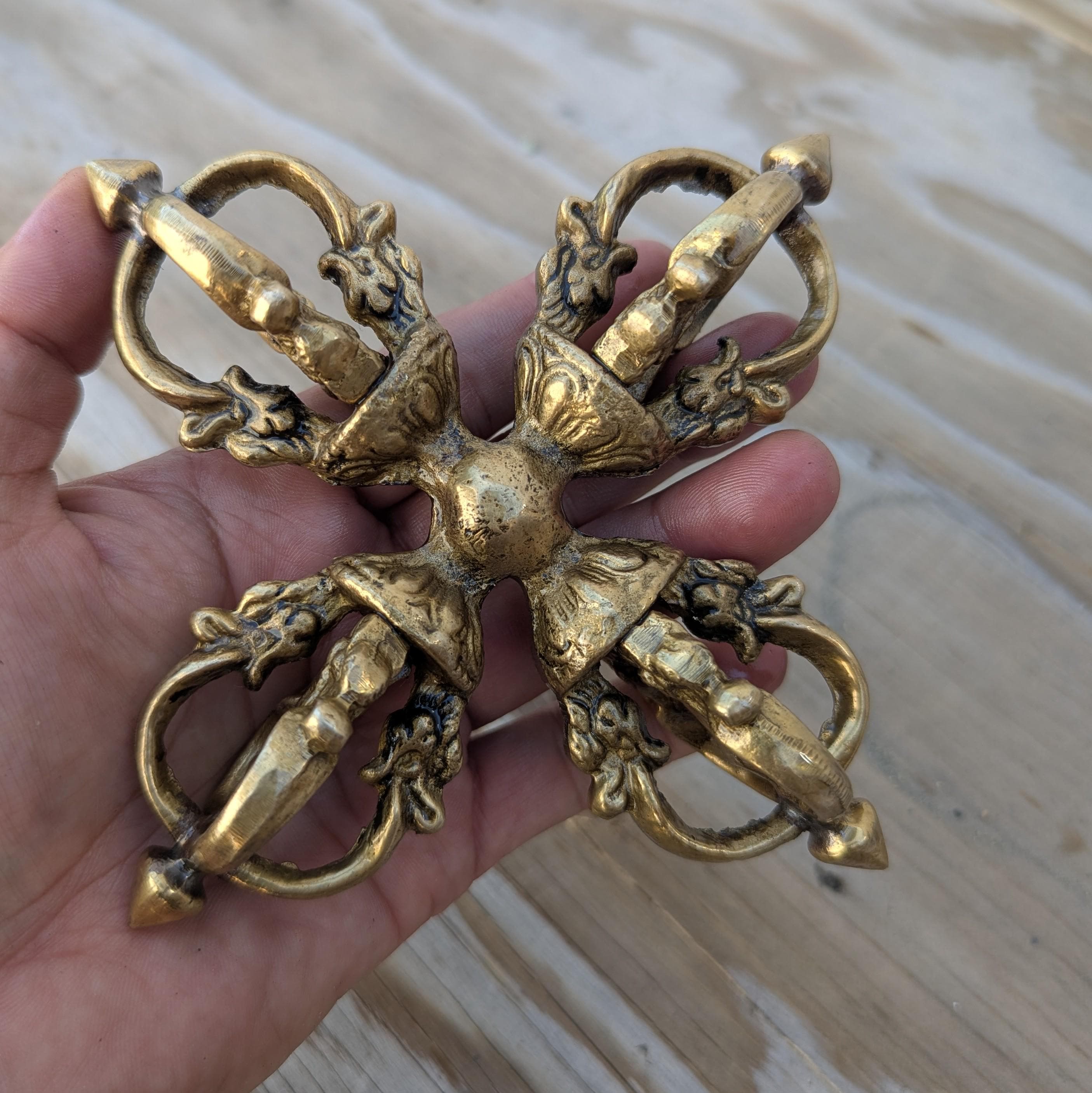 Double Dorjee Vajra, a Tibetan ritual art, is a Buddhist object used for meditation The thunderbolt (BBR3)