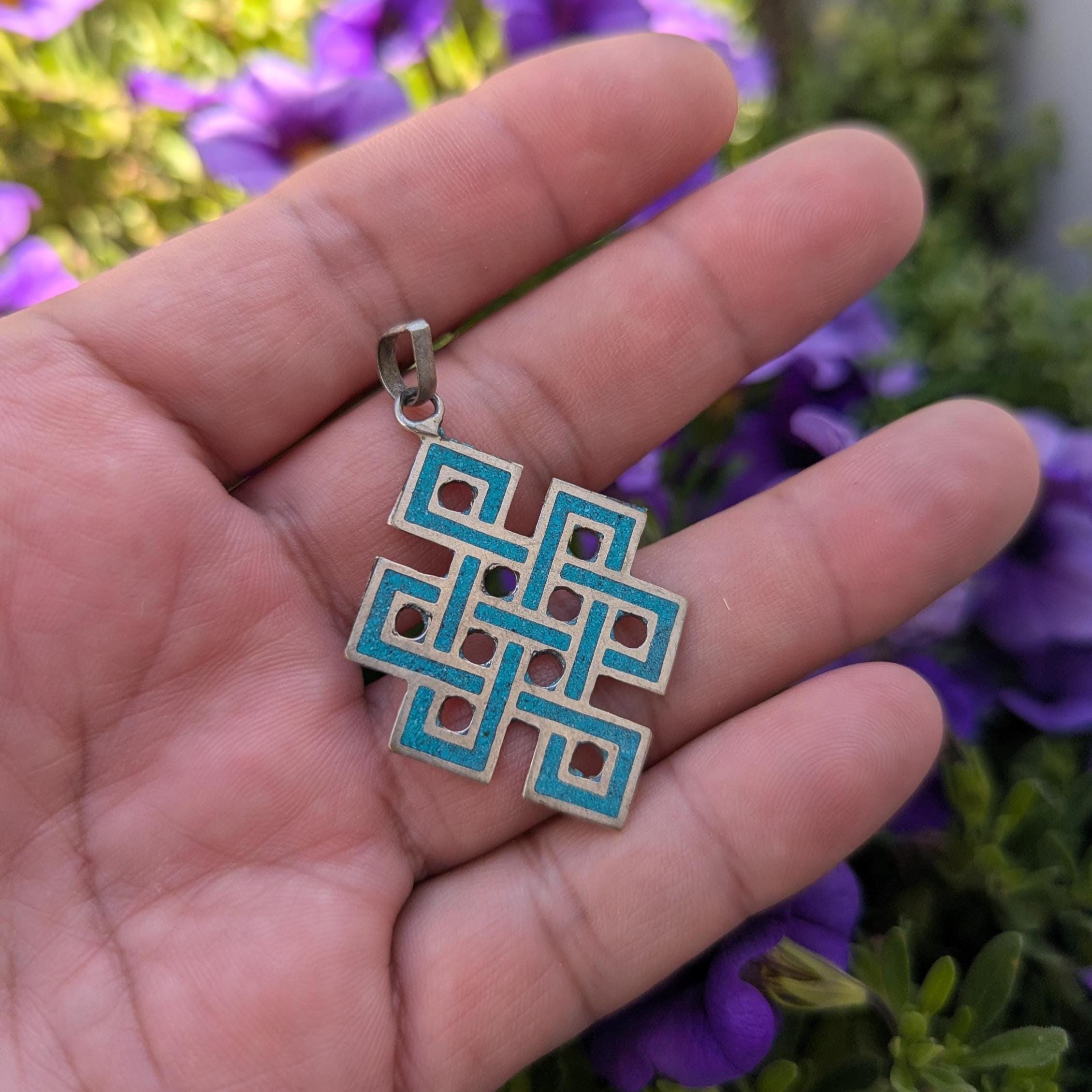 Endless-Knot Pendant with Turquoise from Nepal(T12-3/11) P5/11-
