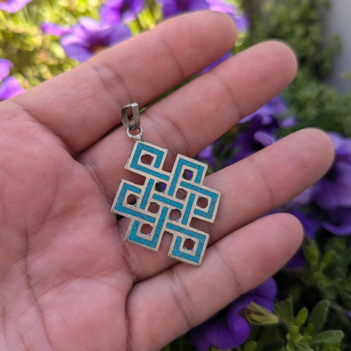 Endless-Knot Pendant with Turquoise from Nepal(T12-3/11) P5/11-